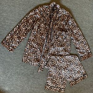 Unisex Cheetah Pajama Type Set